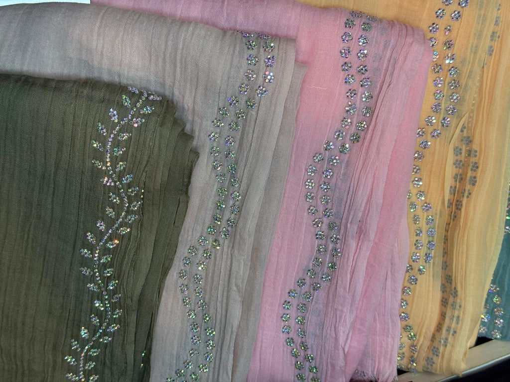 Super Yarn Shawl - Peak Elegance with Exclusive Offer, شال سوبر نخ - ذروة الأناقة بخصم استثنائي